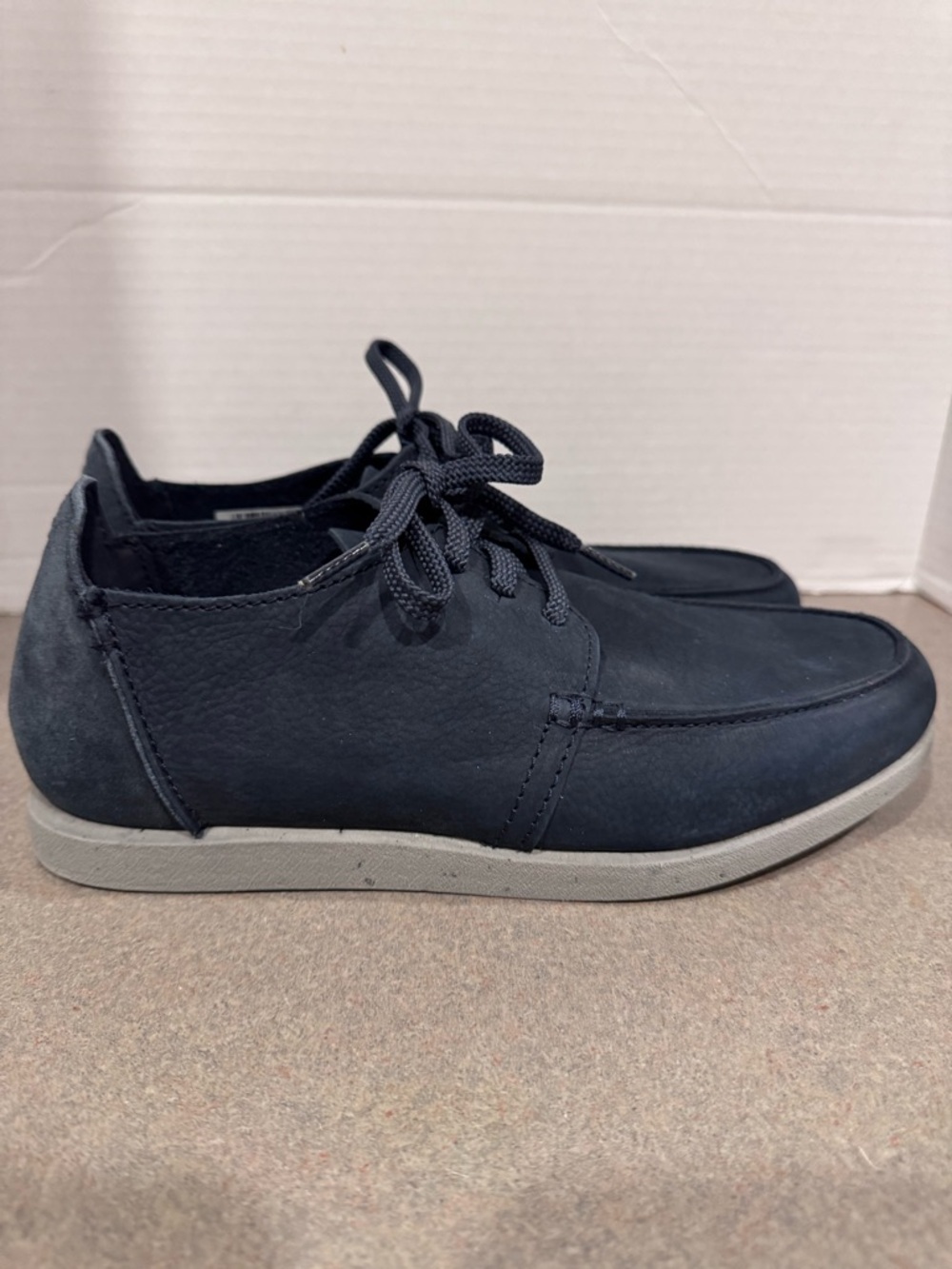 Clarks Men Shacrelite Low Casual Lace-Up Comfy Nubuck Sneakers in Navy